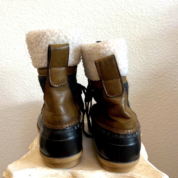 Maurices rain boots - Picture 4 of 9